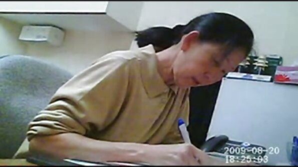 사랑은 항문 성교를 위한 가장 편안한 위치를 찾았습니다.